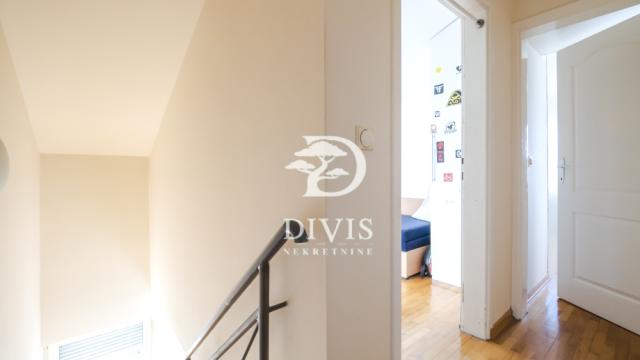 Stan, četvorosoban, Prodaja, 82m2, Maksima Gorkog