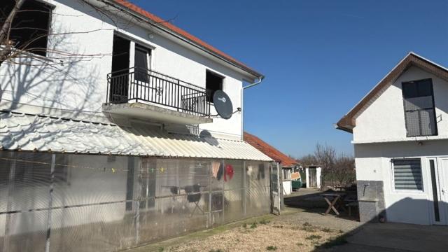 Kuća, Petosoban i veći, Prodaja, 274m2, Vojka, Okolno mesto, Solunska