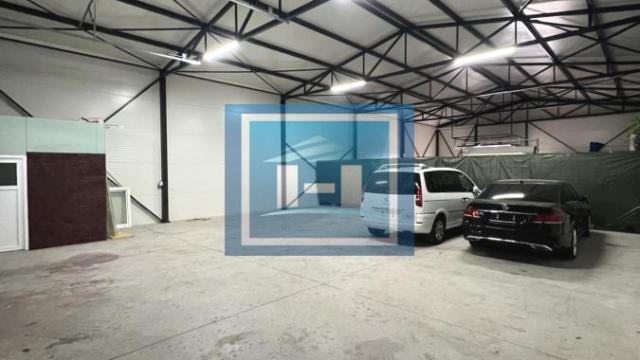 Poslovni prostor, Prodaja, 300m2, Paraćin