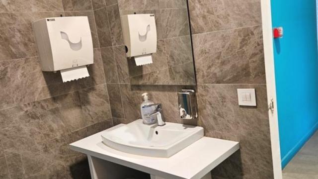 Poslovni prostor, Izdavanje, 2150m2, Plavi horizonti, Zemun, Cara Konstantina