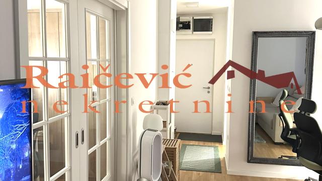 Stan, Jednoiposoban, Prodaja, 34m2, Donji grad, Zemun, Petra Kocica