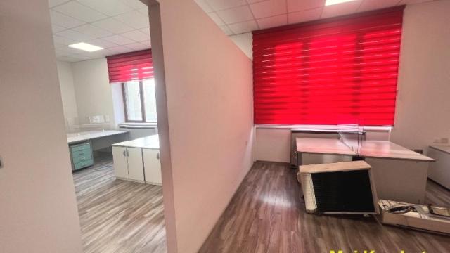 Poslovni prostor, Izdavanje, 223m2, Trg Nikole Pašića, Stari grad, Trg Nikole Pašića