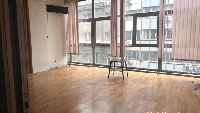 Poslovni prostor, Izdavanje, 1400m2, Trg Nikole Pašića, Stari grad, Trg Nikole Pašića