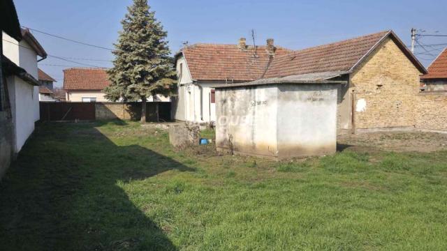 Kuća, Trosoban, Prodaja, 115m2, Goge, Gradska lokacija, Sombor