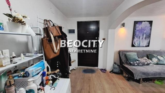 Kuća, Jednoiposoban, Prodaja, 28m2, Kalenić pijaca, Vračar, Trnska