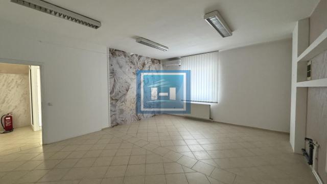 Poslovni prostor, Izdavanje, 110m2, Gradska lokacija, Ćuprija