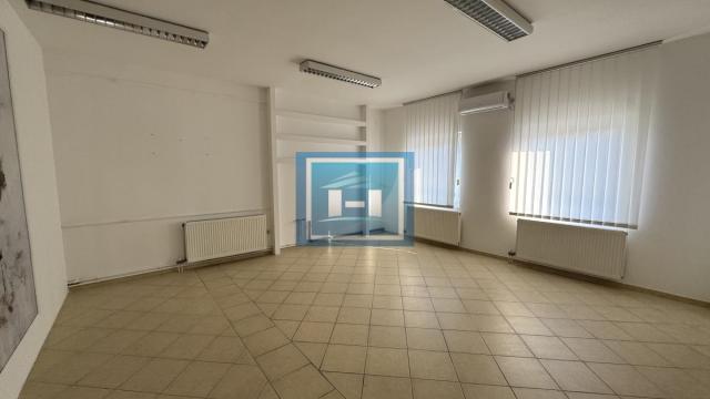 Poslovni prostor, Izdavanje, 110m2, Gradska lokacija, Ćuprija