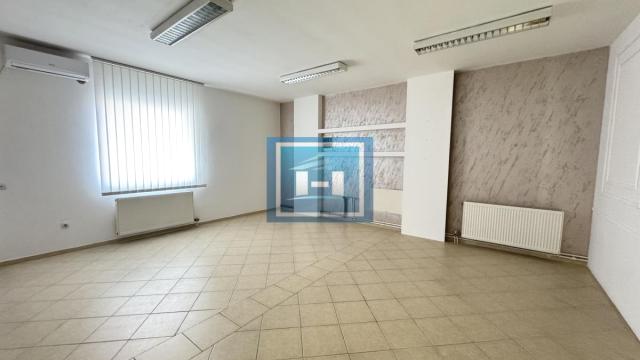Poslovni prostor, Izdavanje, 110m2, Gradska lokacija, Ćuprija