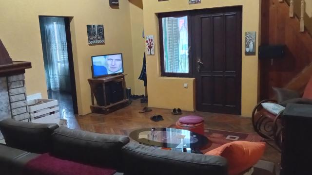 Kuća, Petosoban i veći, Prodaja, 180m2, radoja joksica 16b