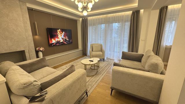 Stan, četvorosoban, Izdavanje, 150m2, Bulevar kneza Aleksandra Karađorđevića