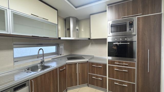 Stan, četvorosoban, Izdavanje, 150m2, Bulevar kneza Aleksandra Karađorđevića