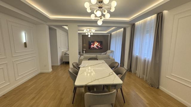 Stan, četvorosoban, Izdavanje, 150m2, Bulevar kneza Aleksandra Karađorđevića