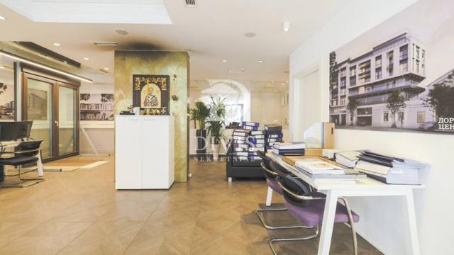 Poslovni prostor, Trosoban, Izdavanje, 117m2, Strahinjića Bana