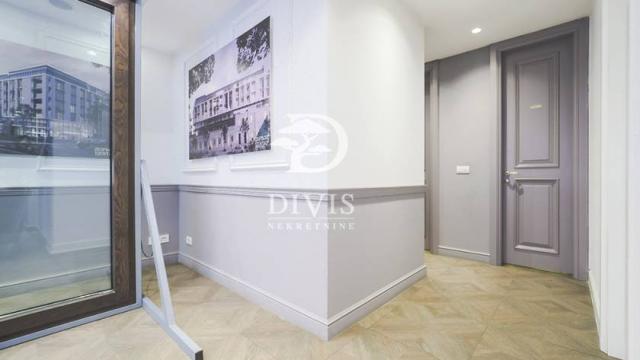 Poslovni prostor, Trosoban, Izdavanje, 117m2, Strahinjića Bana