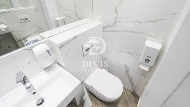 Poslovni prostor, Trosoban, Izdavanje, 117m2, Strahinjića Bana