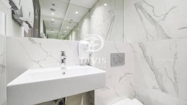 Poslovni prostor, Trosoban, Izdavanje, 117m2, Strahinjića Bana