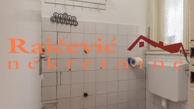 Poslovni prostor, Jednosoban, Izdavanje, 40m2, Centar, Stari grad, Francuska