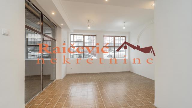 Poslovni prostor, Dvosoban, Prodaja, 49m2, Voždovac, Kumodraska