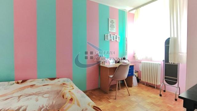 Stan, Trosoban, Prodaja, 74m2, Novo Skojevsko naselje, Rakovica, Luke Vojvodića