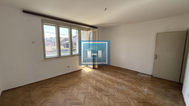 Stan, Trosoban, Prodaja, 77m2, Centar, Gradska lokacija, Ćuprija