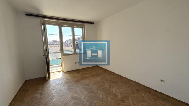 Stan, Trosoban, Prodaja, 77m2, Centar, Gradska lokacija, Ćuprija