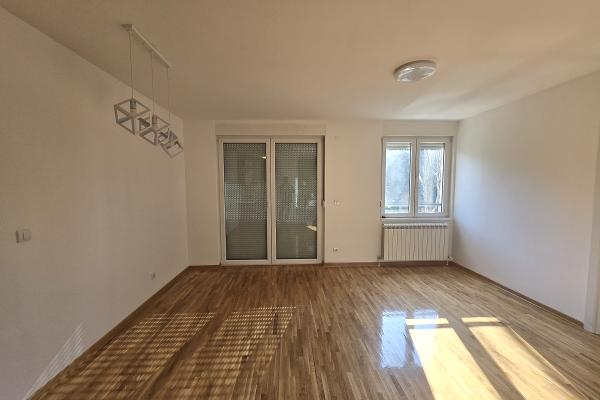 izdavanje, stanova,
beograd, 1062261, cetvorosoban-bulevar-jna