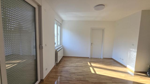 Stan, četvorosoban, Izdavanje, 79m2, Bulevar JNA