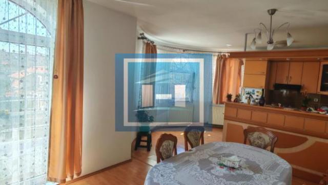 Kuća, Trosoban, Izdavanje, 94m2, Centar, Gradska lokacija, Paraćin