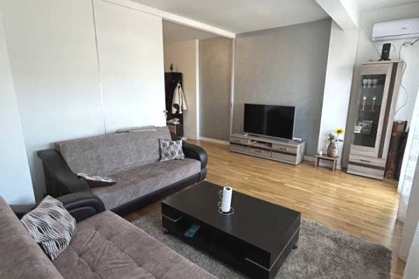 izdavanje, stanova,
beograd, 1063022, trosoban-vojvode-micka-krstica