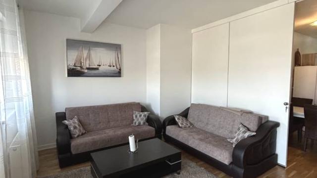 Stan, Trosoban, Izdavanje, 72m2, Vojvode Micka Krstića