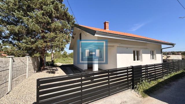 Kuća, četvorosoban, Prodaja, 77m2, Kolonija, Gradska lokacija, Jagodina