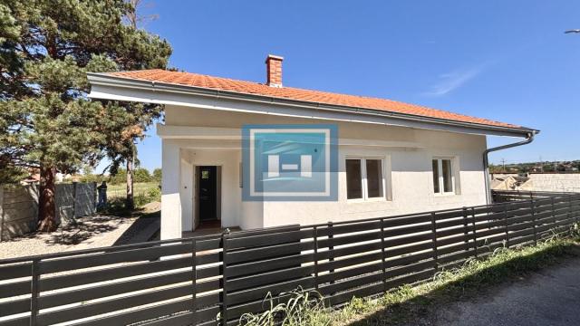 Kuća, četvorosoban, Prodaja, 77m2, Kolonija, Gradska lokacija, Jagodina