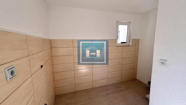 Kuća, četvorosoban, Prodaja, 77m2, Kolonija, Gradska lokacija, Jagodina