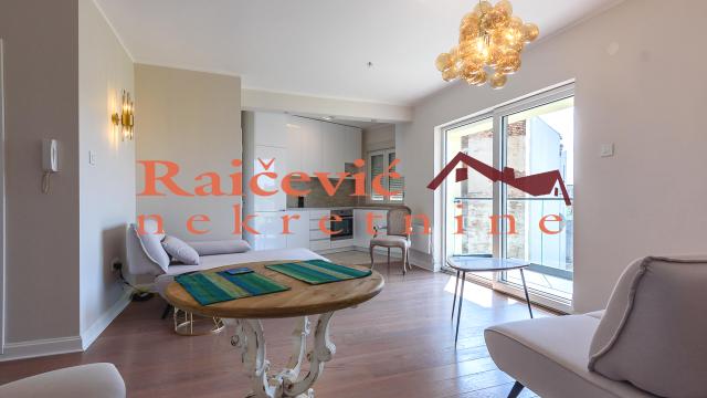 Stan, Dvosoban, Prodaja, 44m2, Centar, Stari grad, Marsala Birjuzova