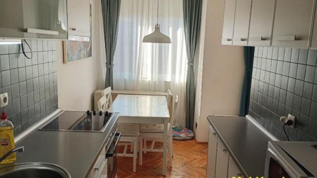 Stan, Trosoban, Prodaja, 69m2, Hram svetog Save, Vračar, Šumatovačka