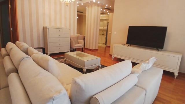 Stan, Trosoban, Izdavanje, 100m2, Svetogorska