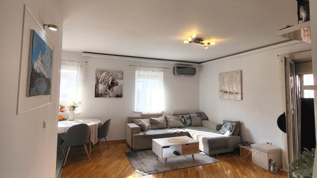 Stan, Trosoban, Prodaja, 83m2, Živka Davidovića