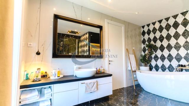 Stan, Dvosoban, Prodaja, 131m2, Dedinje, Savski venac, Neznanog junaka