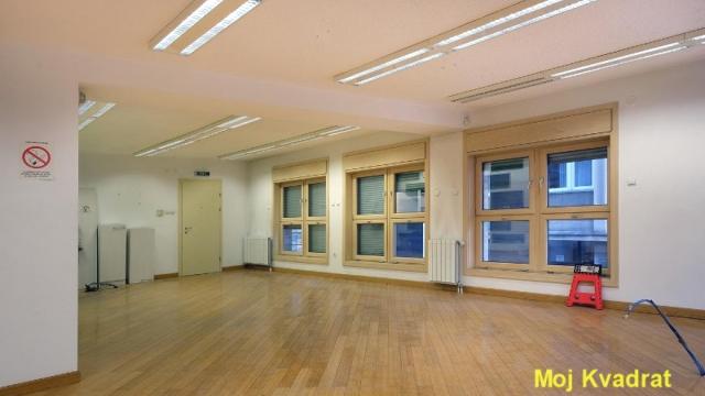 Poslovni prostor, Trosoban, Izdavanje, 195m2, Centar, Stari grad, Generala Lešjanina