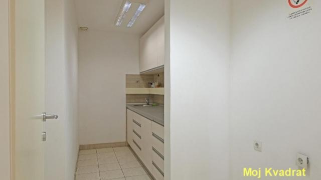 Poslovni prostor, Trosoban, Izdavanje, 195m2, Centar, Stari grad, Generala Lešjanina