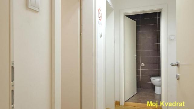 Poslovni prostor, Trosoban, Izdavanje, 195m2, Centar, Stari grad, Generala Lešjanina