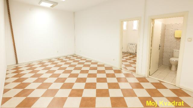 Poslovni prostor, Izdavanje, 131m2, Kalvarija, Zemun, Milana Uzelca