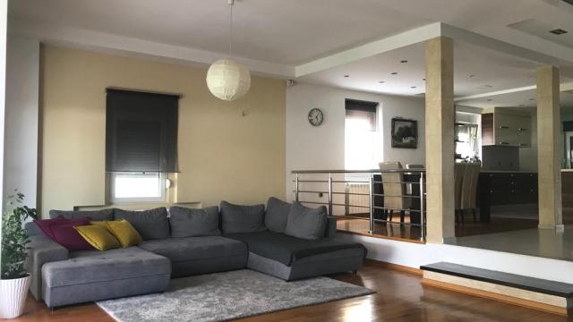 Kuća, Petosoban i veći, Izdavanje, 300m2, Zemun, Zemun