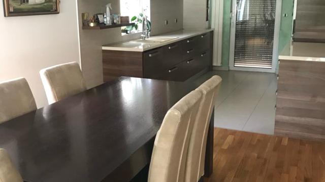 Kuća, Petosoban i veći, Izdavanje, 300m2, Zemun, Zemun