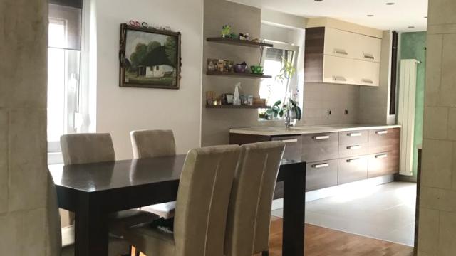 Kuća, Petosoban i veći, Izdavanje, 300m2, Zemun, Zemun