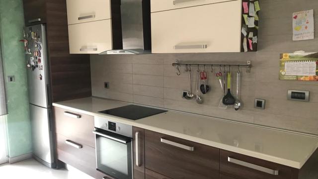 Kuća, Petosoban i veći, Izdavanje, 300m2, Zemun, Zemun