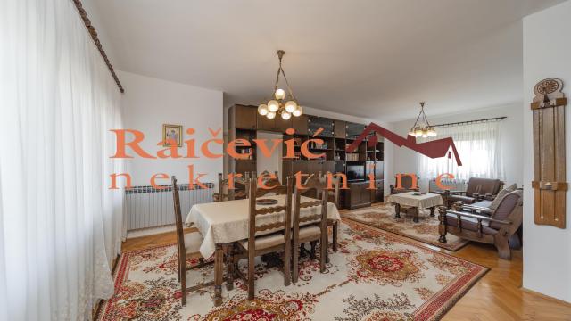 Kuća, Prodaja, 322m2, Mladenovac selo, Mladenovac, Smederevski put