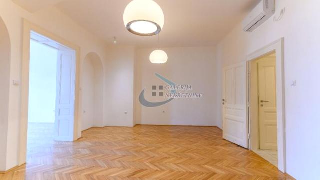 Stan, četvoroiposoban, Izdavanje, 110m2, Savamala, Stari grad, Karađorđeva