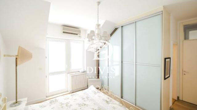 Stan, Petosoban, Izdavanje, 153m2, Bulevar Oslobođenja