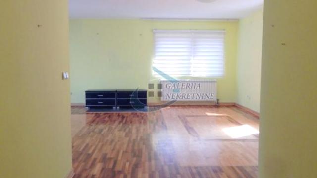 Stan, četvorosoban, Izdavanje, 130m2, Profesorska kolonija, Palilula, Stojana Novakovića